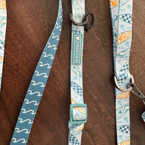 NWOT Frenchie Bulldog Surf leash, collar, and poop bag holder - Picture 2 of 7
